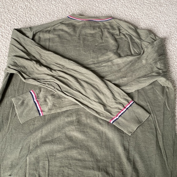 Long Sleeve V-Neck Thin Sweater Lacoste - Size 6 - Gently Worn - Picture 7 of 7